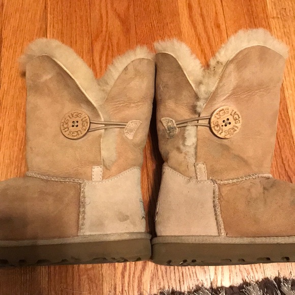 UGG Bailey Button II Boot - Picture 7 of 8
